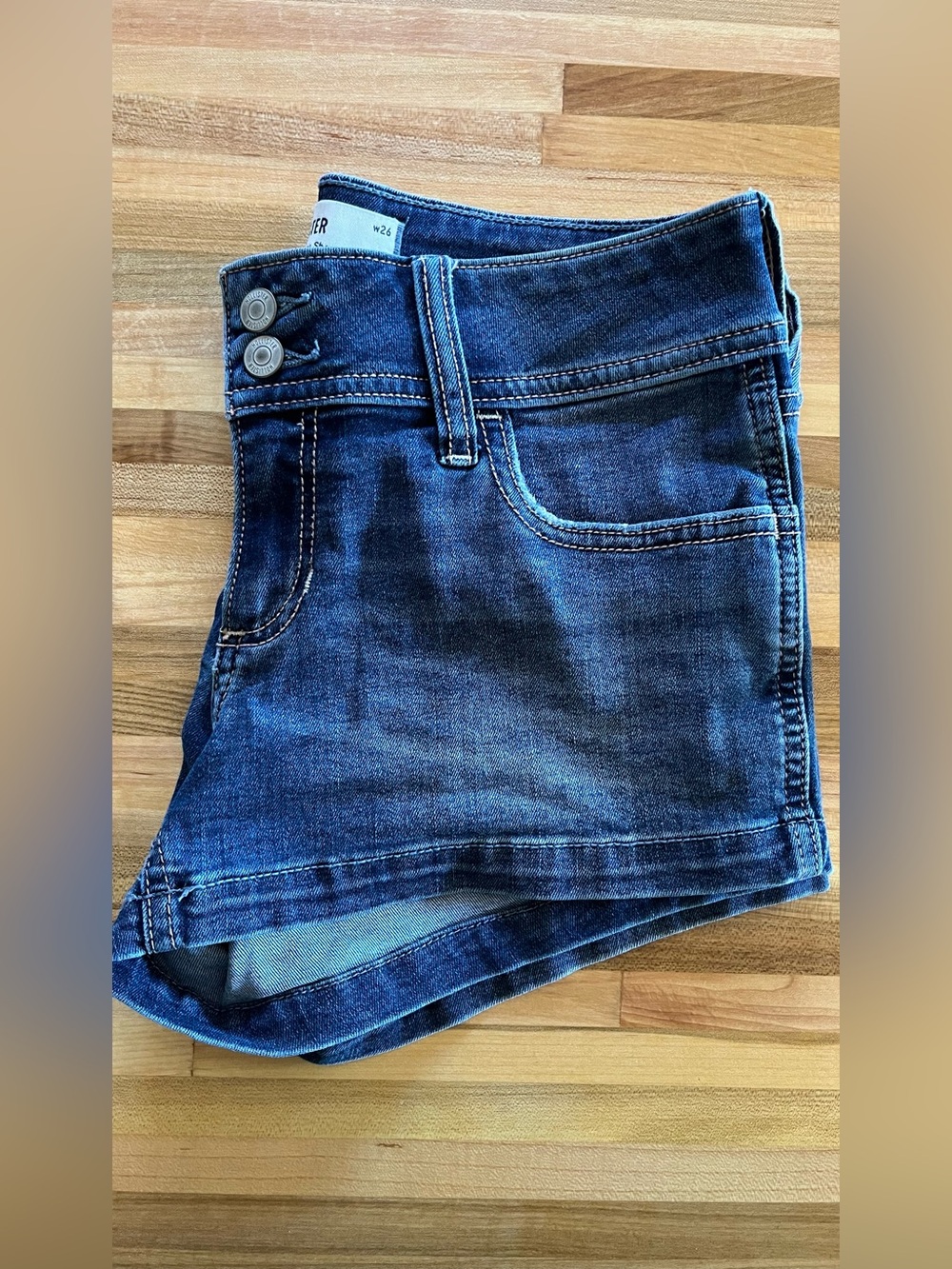 Hollister Low Rise Shortie Shorts- size 2 - Picture 8 of 8